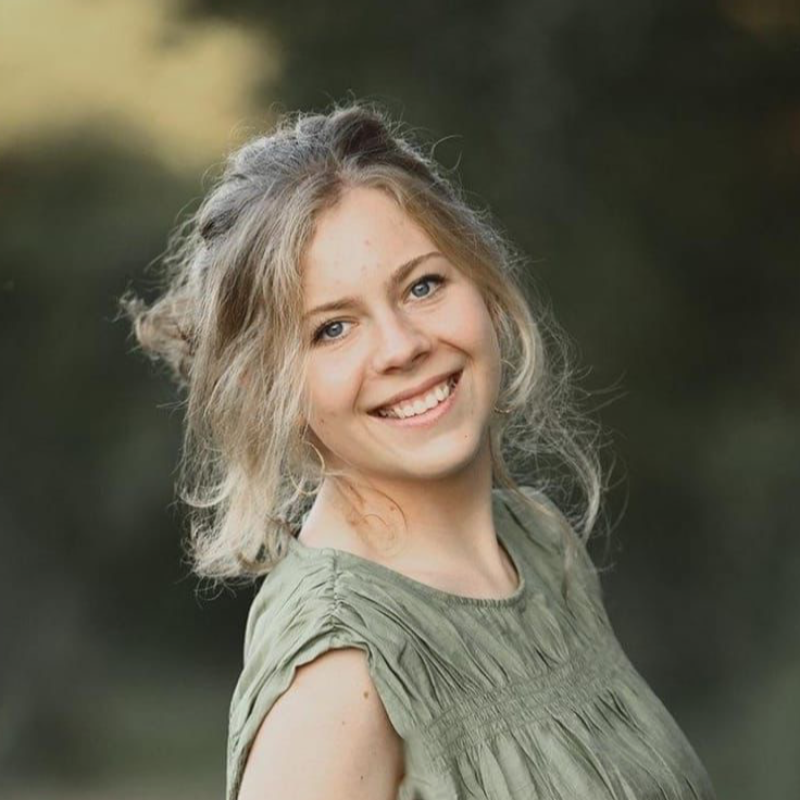  Katharina Hofmann