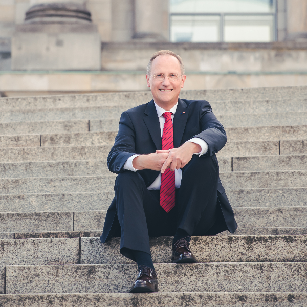  Klaus-Dieter Grhler